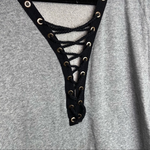 French Terry Gray lace front womens short sleeve blouse size medium‎ - Picture 4 of 6